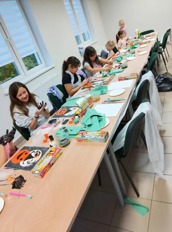 Zajęcia plastyczne w kameralnej grupie